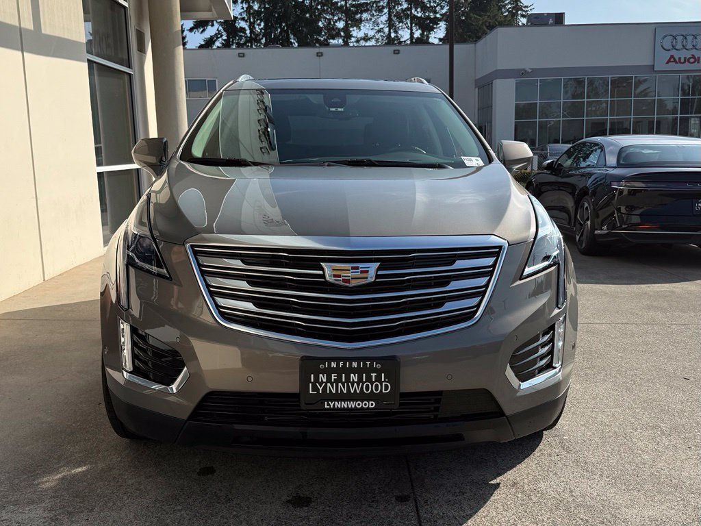 Used 2019 Cadillac XT5 Premium Luxury w/ Driver Assist Package AWD/4WD image 5