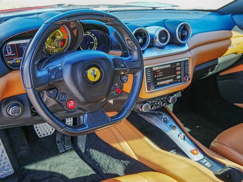 Used 2018 Ferrari California T image 10