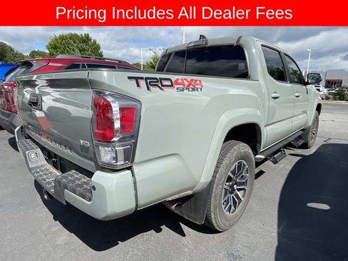 Used 2023 Toyota Tacoma TRD Sport w/ TRD Premium Sport Package AWD/4WD image 9