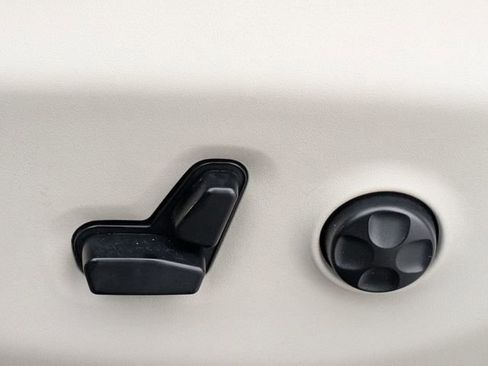 Used 2019 Chrysler Pacifica Limited image 15