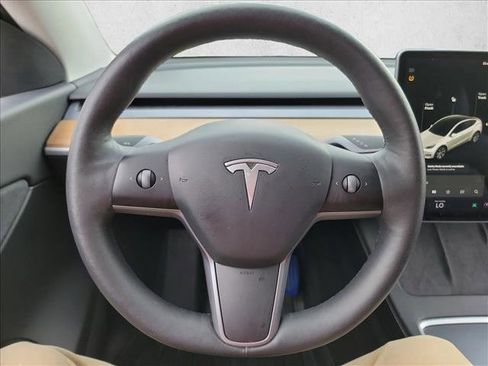 Used 2021 Tesla Model Y Long Range AWD/4WD image 19
