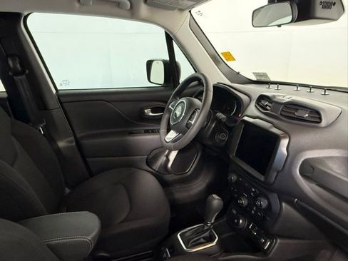 Used 2023 Jeep Renegade Latitude image 48
