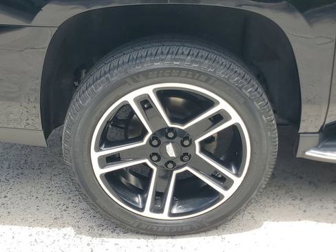 Used 2020 Cadillac Escalade ESV Premium Luxury RWD image 7