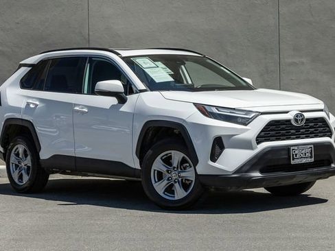 Used 2022 Toyota RAV4 XLE w/ Convenience Package AWD/4WD image 17