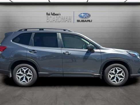 Used 2023 Subaru Forester Premium AWD/4WD image 3