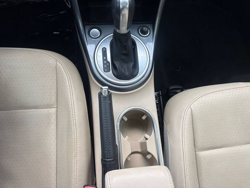 Used 2018 Volkswagen Beetle 2.0T SE FWD image 23