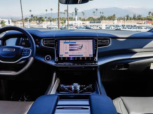 New 2026 Jeep Grand Wagoneer Limited image 14