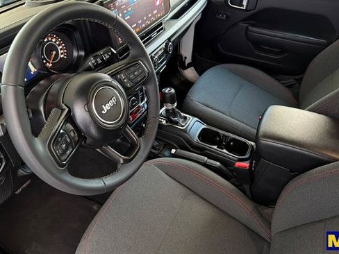 Used 2026 Jeep Wrangler Unlimited Rubicon AWD/4WD image 10