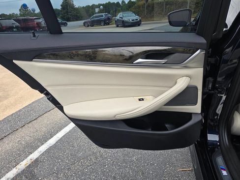 Used 2018 BMW M550i xDrive w/ Driving Assistance Package AWD/4WD image 14