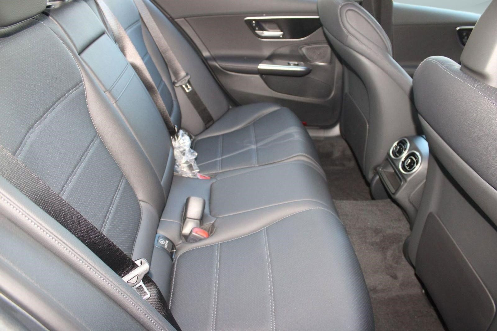 Used 2026 Mercedes-Benz C 300 Sedan image 29