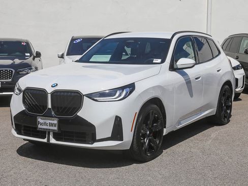 Used 2026 BMW X3 xDrive30 w/ M Sport Package image 3