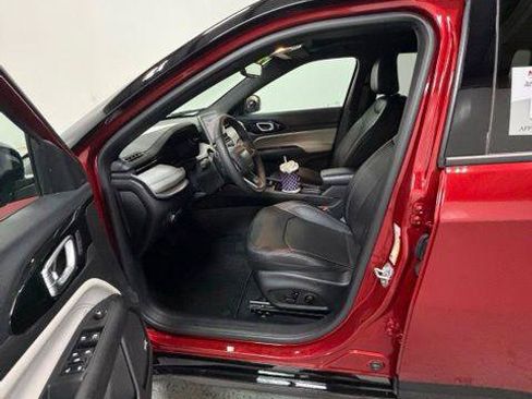 Certified 2025 Jeep Compass Limited w/ Elite Group AWD/4WD image 15