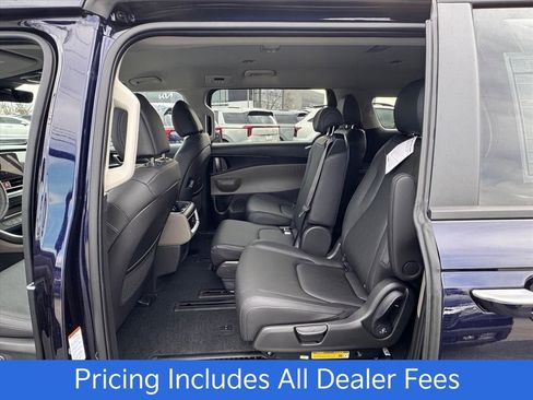 New 2026 Kia Carnival LXS FWD image 8