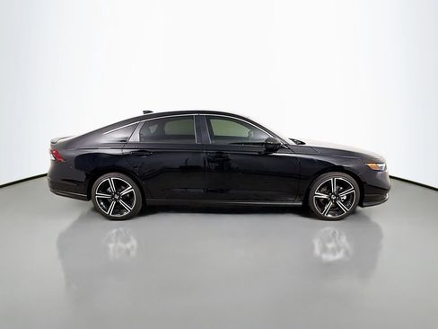 Used 2025 Honda Accord Sport image 8