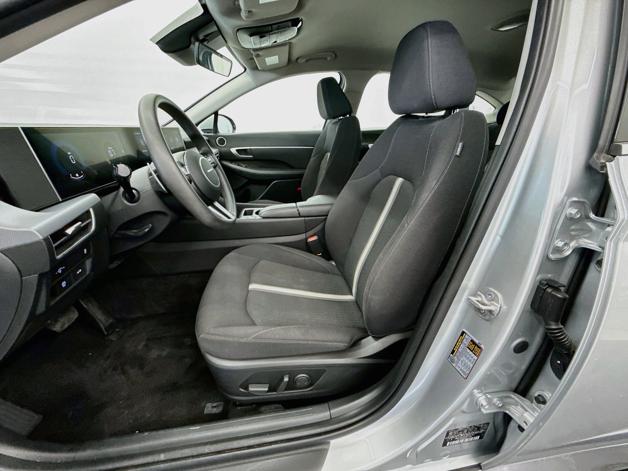 Used 2025 Hyundai Sonata SEL FWD image 13