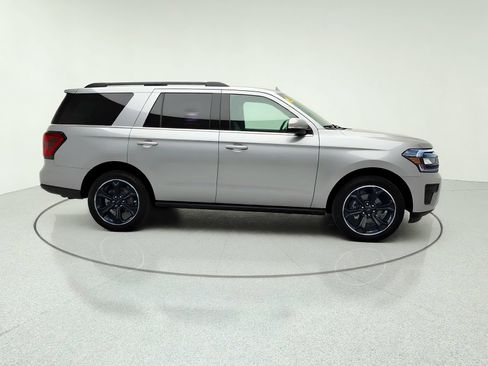 Used 2023 Ford Expedition Limited AWD/4WD image 10