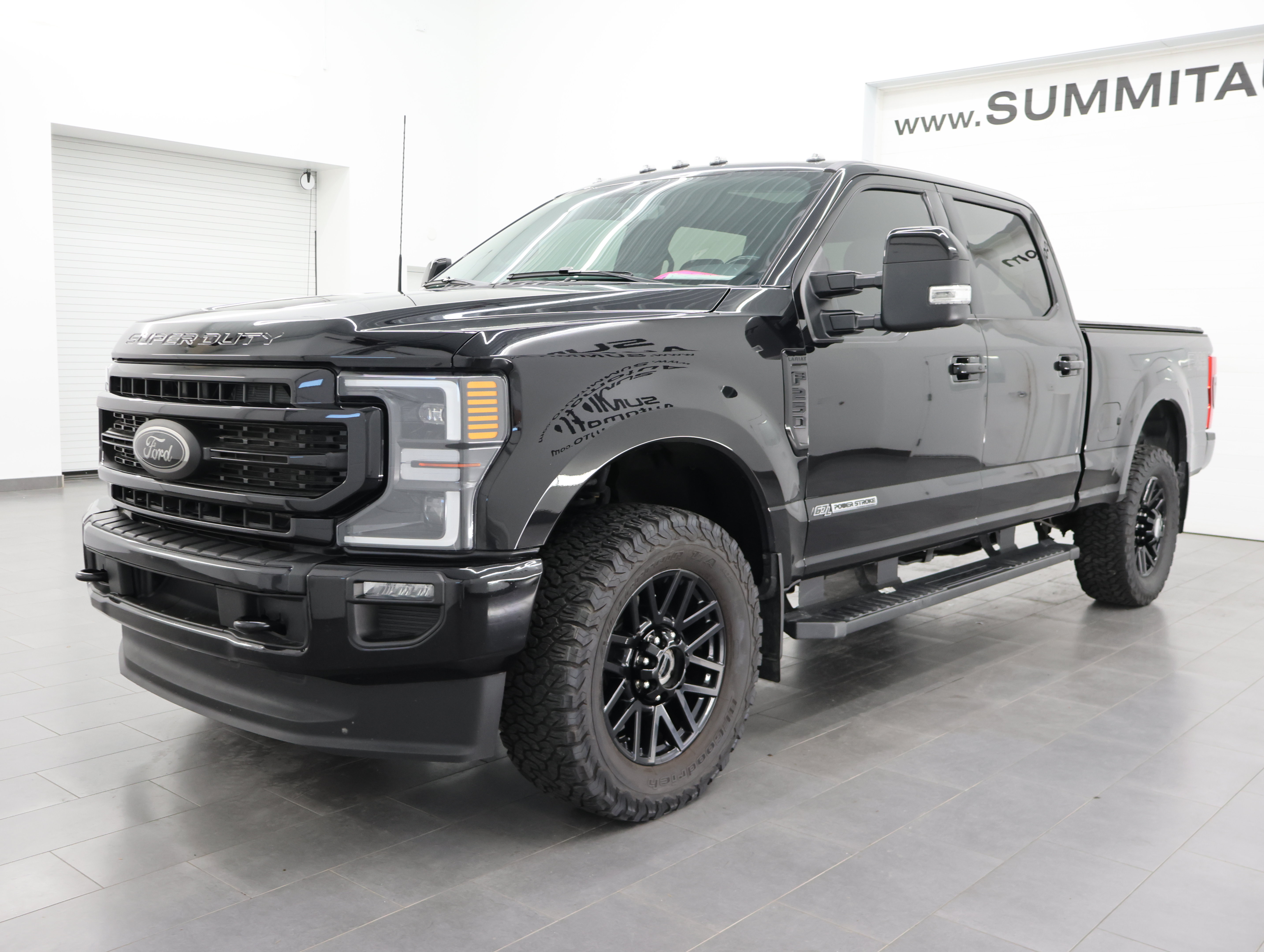 Used 2022 Ford F250 Lariat w/ Black Appearance Package AWD/4WD image 7