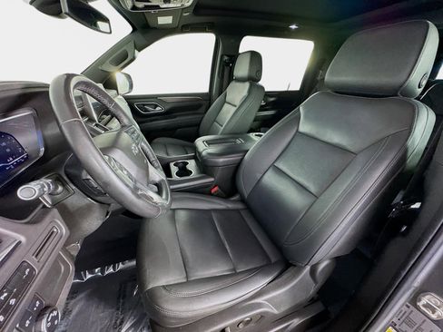 Used 2022 Chevrolet Suburban Z71 image 12