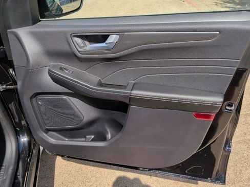Certified 2026 Ford Escape SE FWD image 18