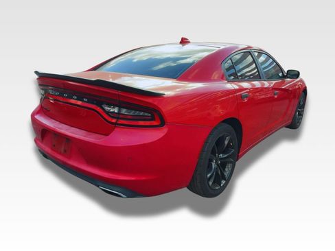 Used 2016 Dodge Charger SXT image 4