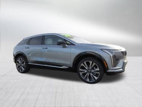New 2026 Cadillac Optiq Luxury 2 image 1