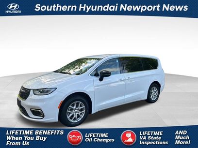 Used 2024 Chrysler Pacifica Touring-L