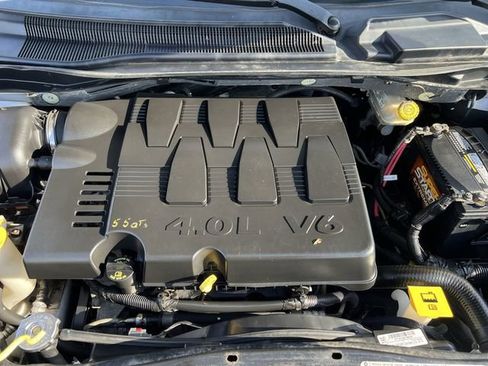 Used 2009 Dodge Grand Caravan SXT image 37