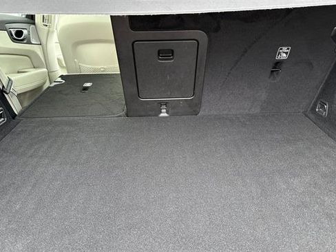 Certified 2023 Volvo XC60 B6 Ultimate w/ Protection Package Premier image 16