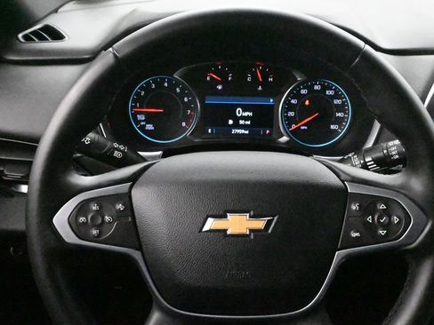 Used 2023 Chevrolet Traverse LT AWD/4WD image 9