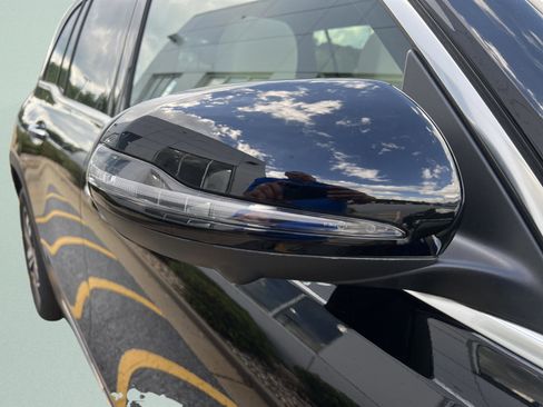 Certified 2025 Mercedes-Benz GLB 250 GLB 250 image 11