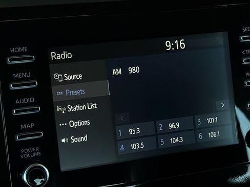 Used 2022 Toyota Camry SE FWD image 20