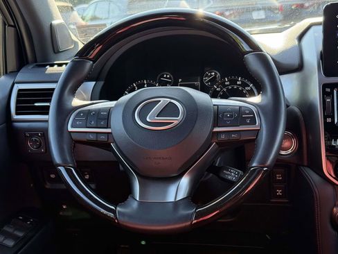 Used 2023 Lexus GX 460 Premium w/ Premium Package AWD/4WD image 9