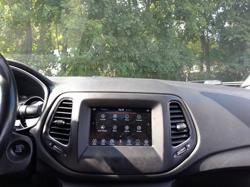 Used 2019 Jeep Compass Latitude w/ Popular Equipment Group AWD/4WD image 22