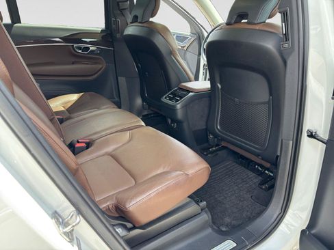 Used 2019 Volvo XC90 T6 Momentum AWD/4WD image 47