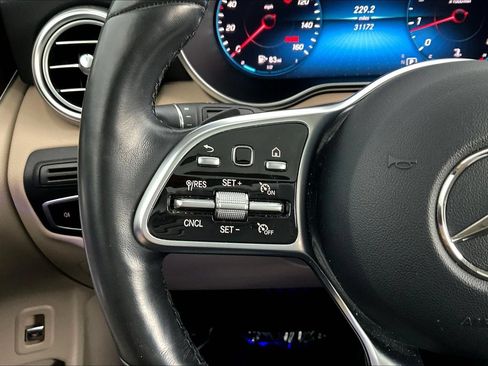 Used 2021 Mercedes-Benz GLC 300 4MATIC image 11