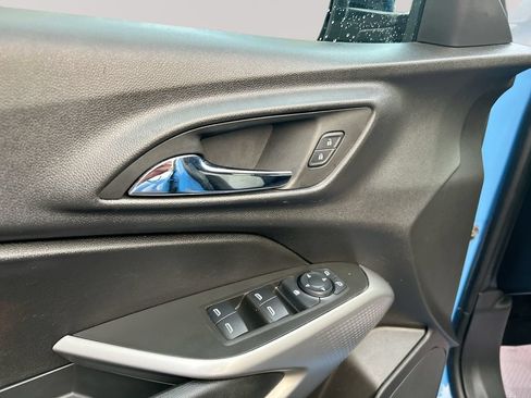 Used 2024 Chevrolet Trax RS FWD image 26