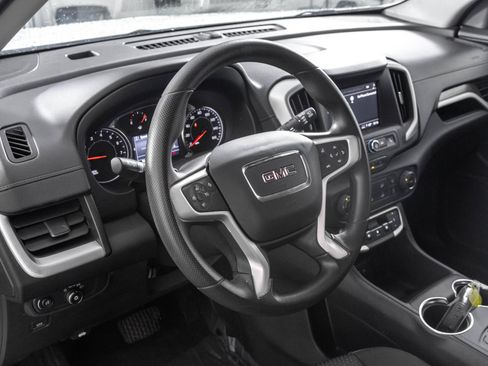 Used 2024 GMC Terrain SLE AWD/4WD image 4