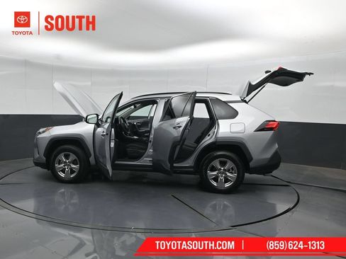 Used 2025 Toyota RAV4 XLE AWD/4WD image 53