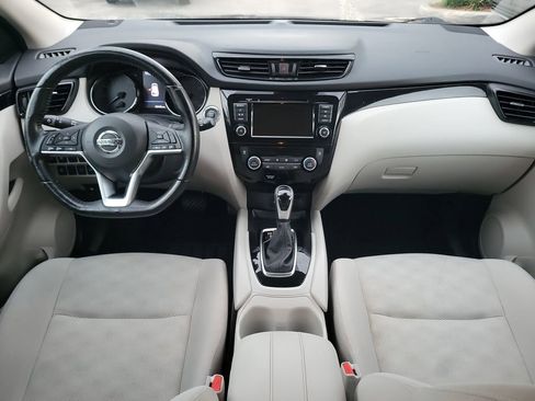 Used 2021 Nissan Rogue Sport SV image 9