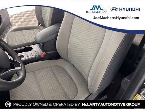 Used 2022 Ford Escape SE w/ SE Sport Appearance Package image 21