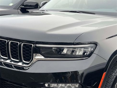 Certified 2023 Jeep Grand Cherokee Limited image 4