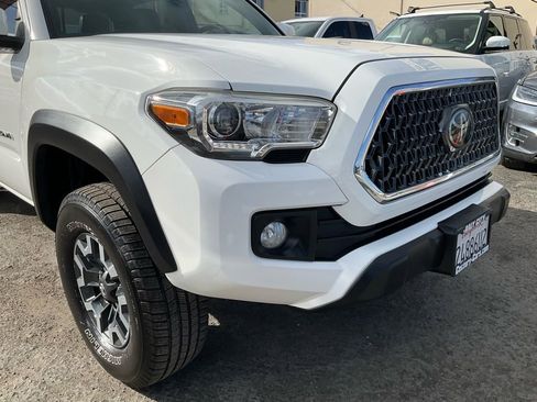 Used 2019 Toyota Tacoma TRD Off-Road w/ TRD Premium Off Road Package image 66