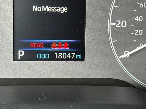 Certified 2025 Toyota Corolla Cross LE FWD image 27