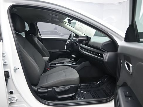 Used 2025 Kia K4 FWD image 30