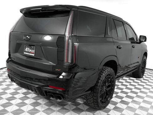 Used 2026 Cadillac Escalade V w/ LPO, ONYX Package AWD/4WD image 5