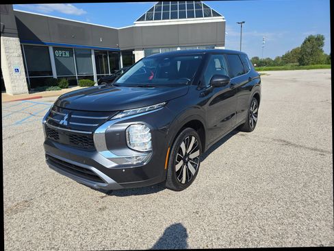 Used 2025 Mitsubishi Outlander SE AWD/4WD image 8