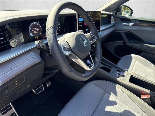 New 2026 Volkswagen Tiguan SE R-Line FWD image 10
