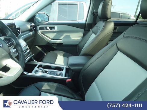 Used 2023 Ford Explorer XLT w/ Equipment Group 202A AWD/4WD image 8