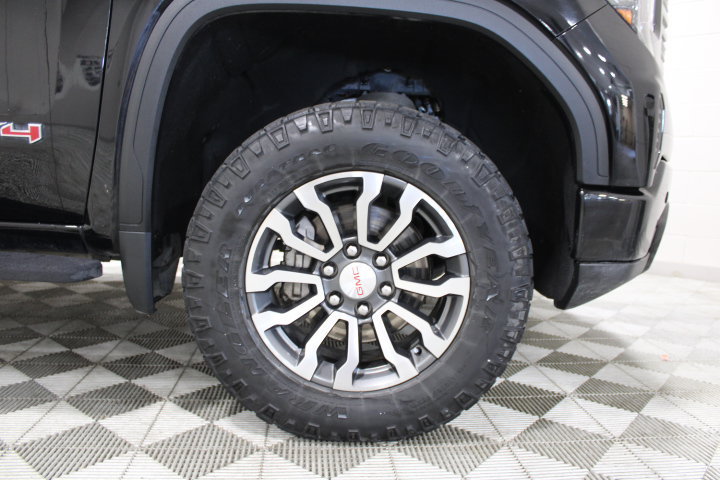 Used 2022 GMC Sierra 1500 AT4 w/ AT4 Premium Package AWD/4WD image 47