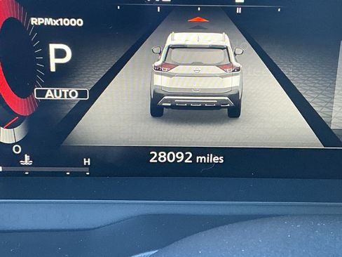 Certified 2021 Nissan Rogue Platinum image 15